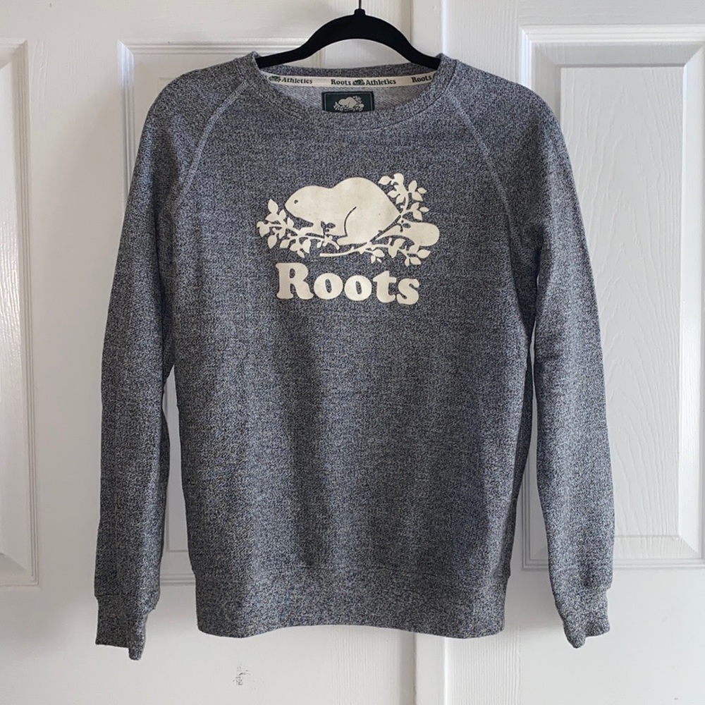 NWOT Roots Grey Salt and Pepper Classic Crewneck Sweater